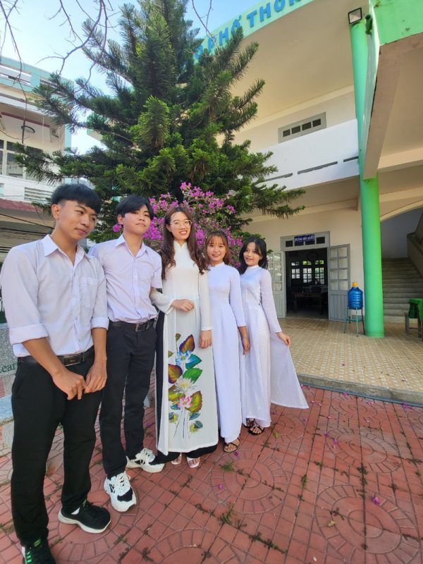 Học sinh trường THPT Nguyễn Bỉnh Khiêm tham gia buổi hội thảo chia sẽ