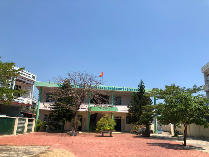 Trường THPT hàng đầu Nguyễn Bỉnh Khiêm
